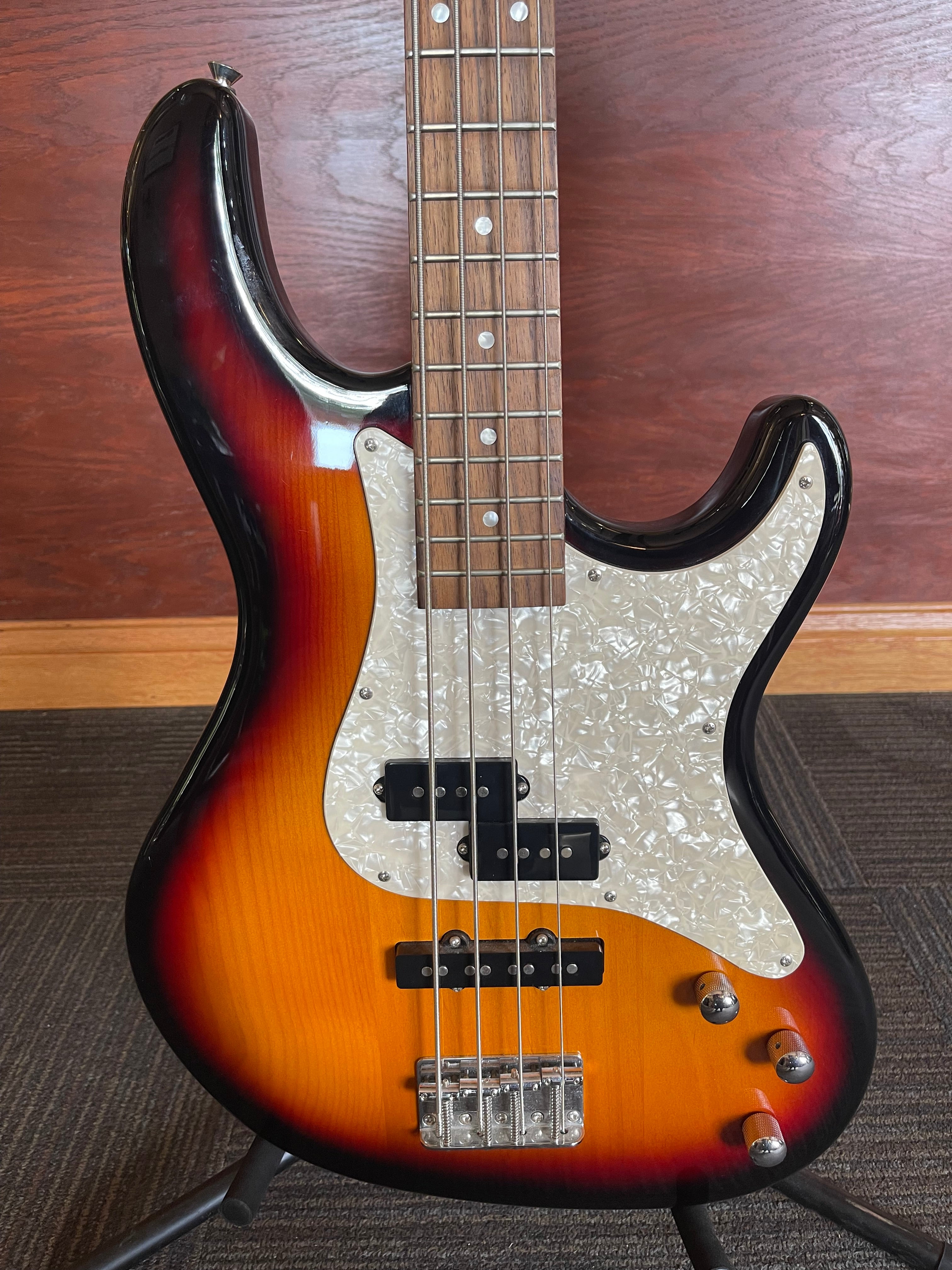 Fernandes Guitars 4-string electric bass