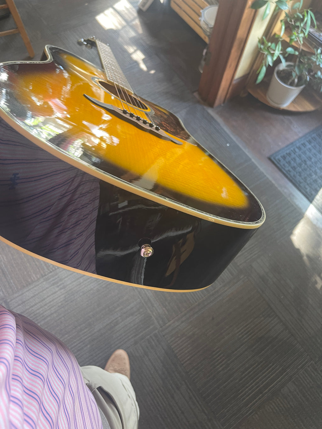 Urban Guitar Company Player by Keith Urban Cutaway Acoustic Guitar – Sunburst used- shipping included