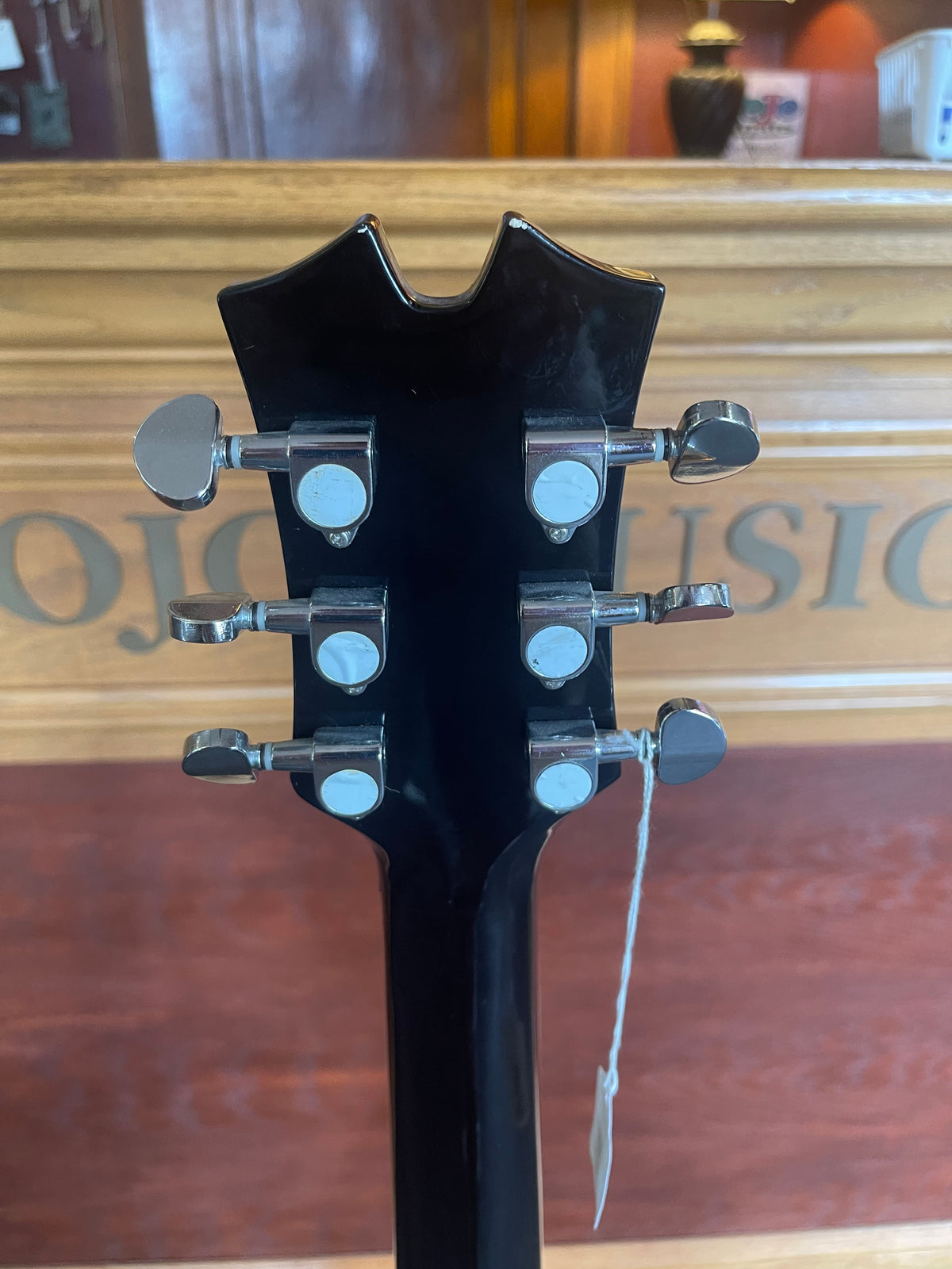 Urban Guitar Company Player by Keith Urban Cutaway Acoustic Guitar – Sunburst used- shipping included