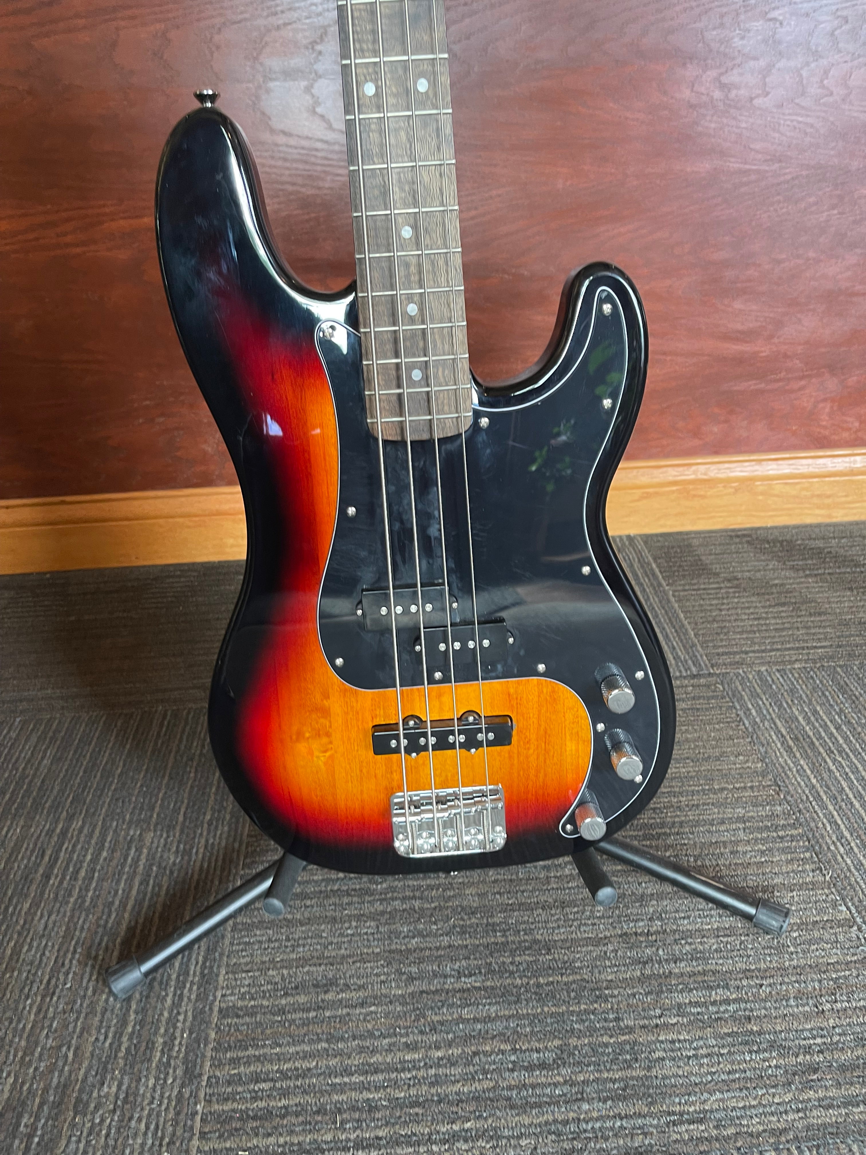 Squier Precision Bass TobaccoBurst