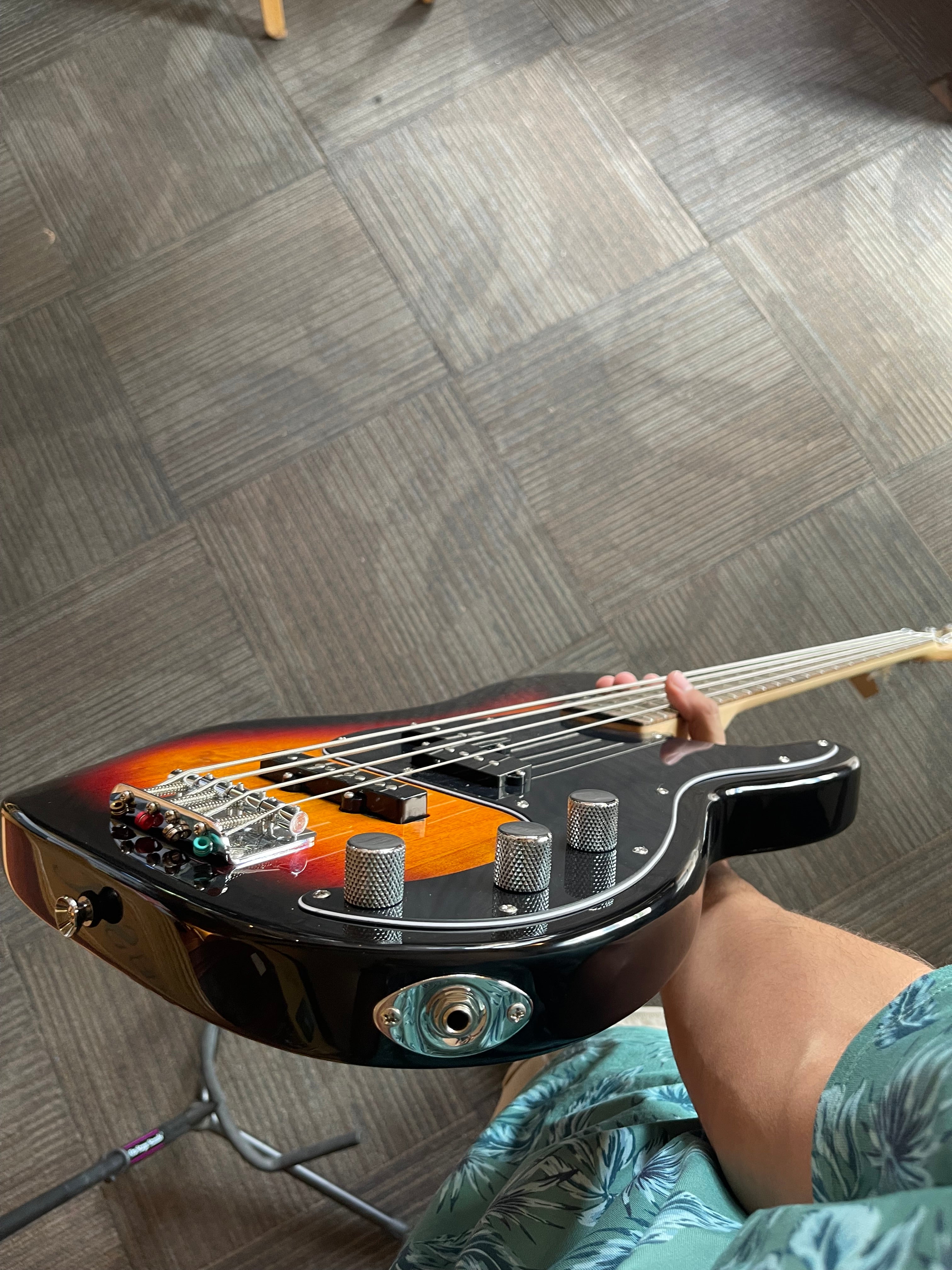 Squier Precision Bass TobaccoBurst