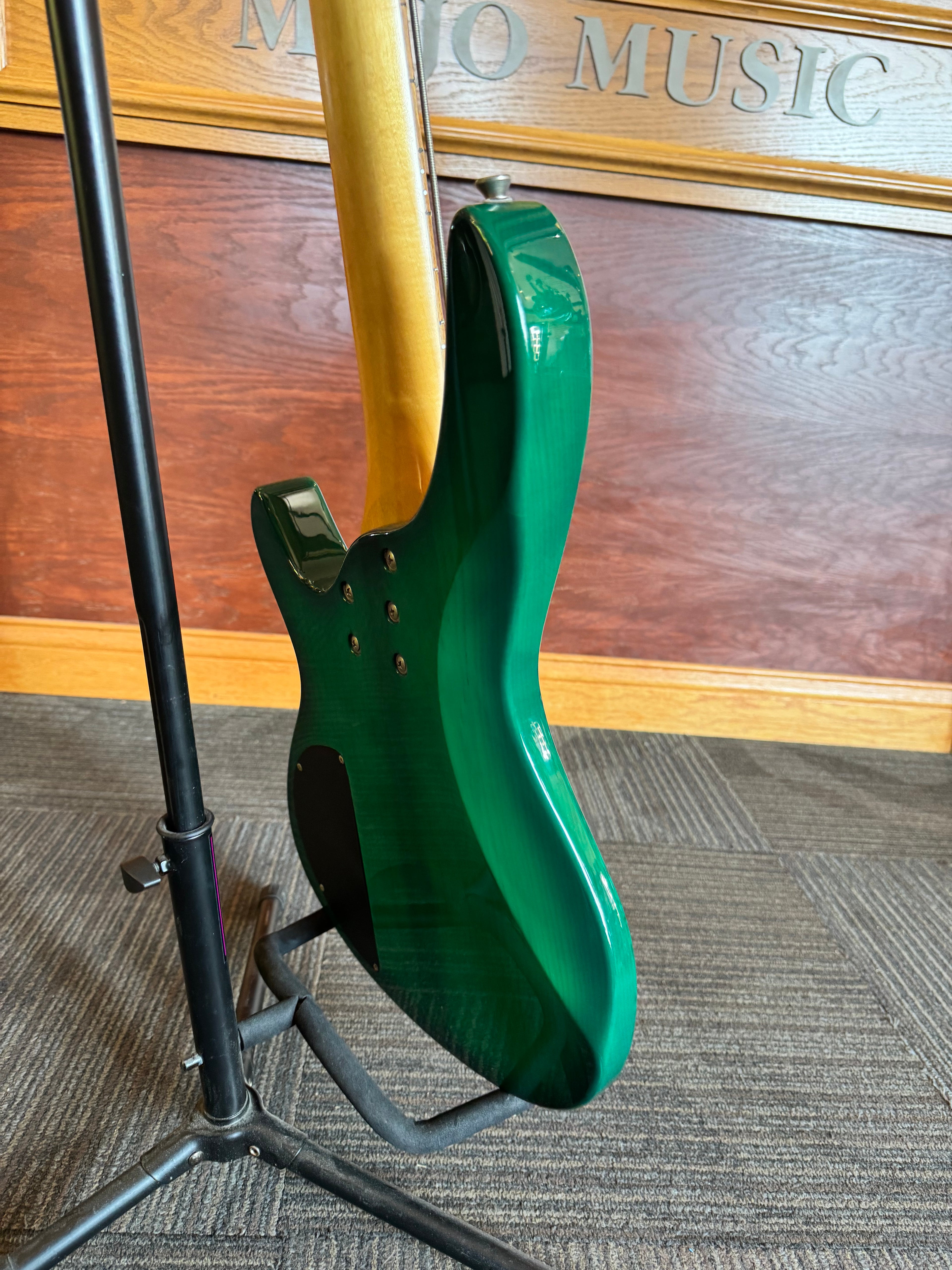 Tradition 5 String Bass