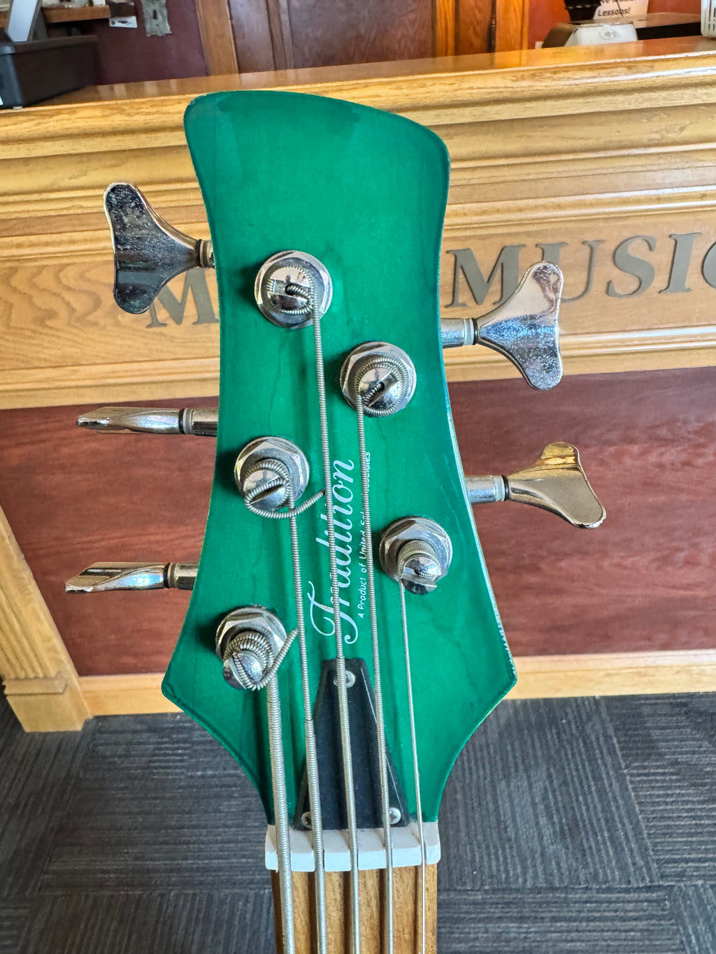 Tradition 5 String Bass