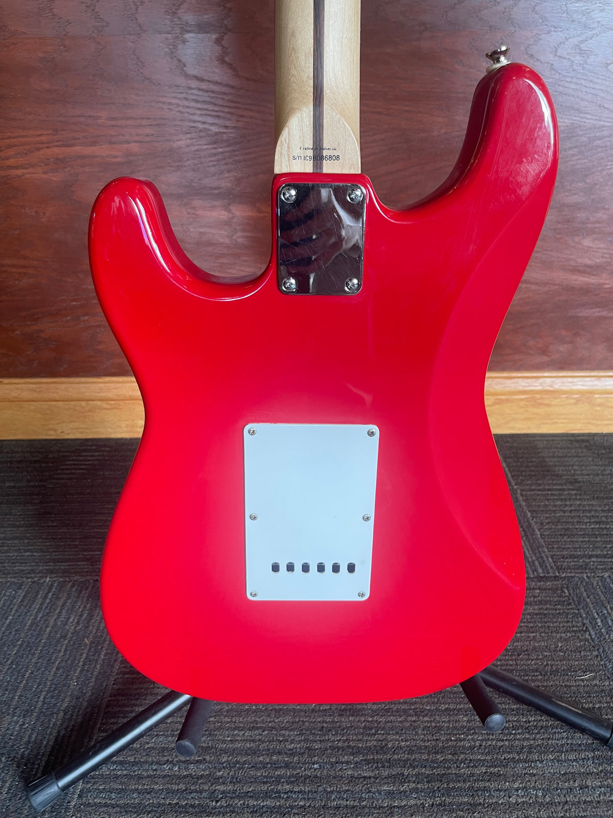 Squier Affinity Series Stratocaster Electric Guitar – Red used -shipping included